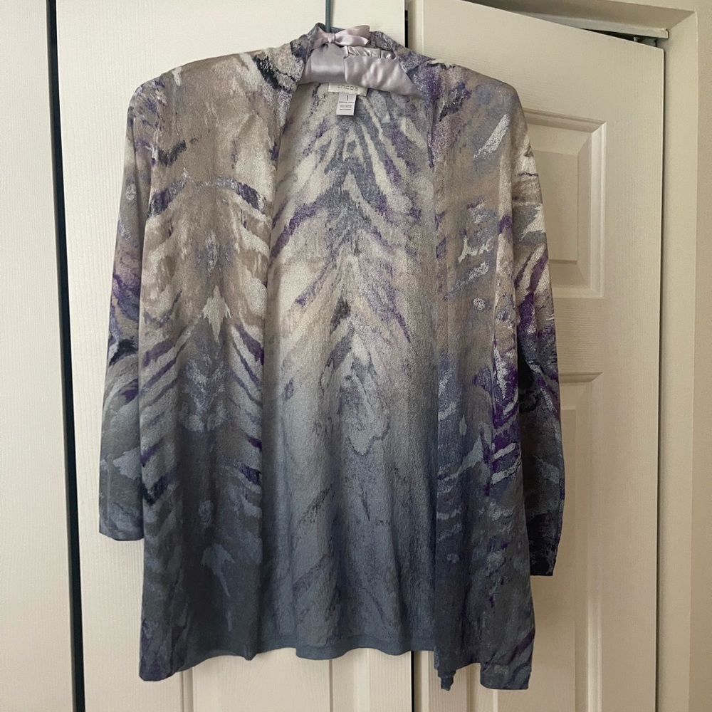 Chicos Ladies Jacket lightweight size 1 like new. Multi colors and beautiful